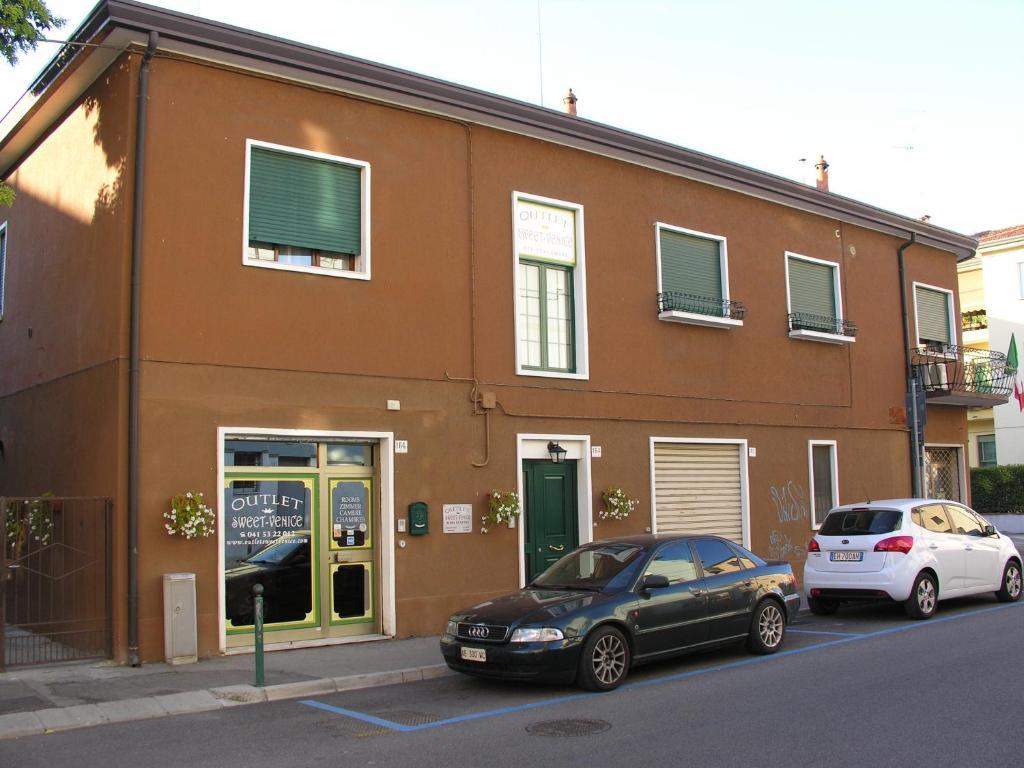 Outlet Sweet Venice Mestre Exterior photo
