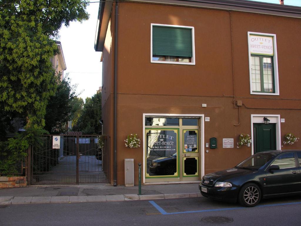 Outlet Sweet Venice Mestre Exterior photo